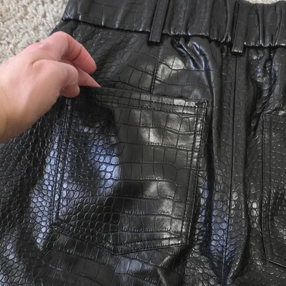 Chico's Faux Leather Croc Embossed Wide Leg Pants Size 0 (Chico's Size 4) Black - Picture 9 of 12
